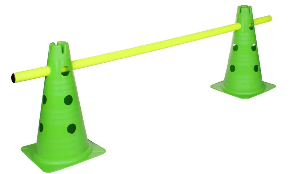 Kavalety - 6 kuželů v barvě zeleného jablka 38 cm se 3 patry otvorů, 3 tyčky neonově žluté 80 cm