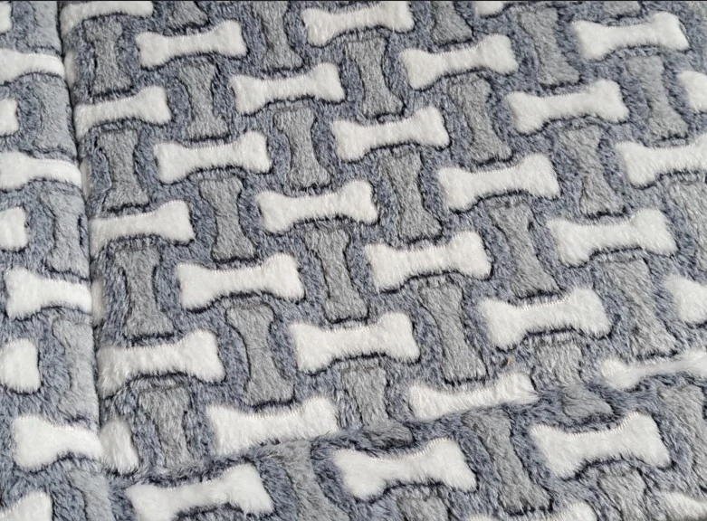 Microfleece polštář - šedý s kostičkami, 100 x 60 cm