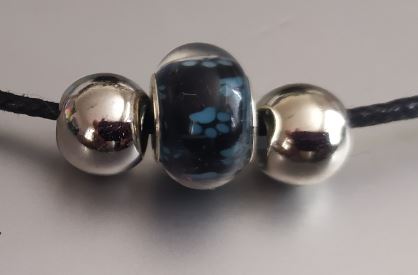 Rondelka s m odrými tlapkami