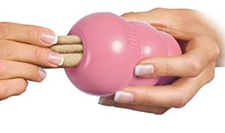 umístění tyčinky do kongu